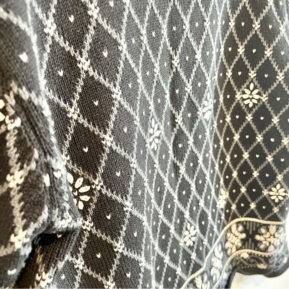 TALBOTS Women’s Black Knit Nordic Snowflake Sweater Cardigan fair isle winter M - Picture 10 of 10